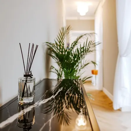B - Boutique - Private Parking Apartmán