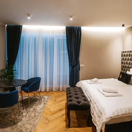 B - Boutique - Private Parking Apartma
