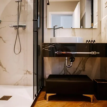 B - Boutique - Private Parking Apartmán