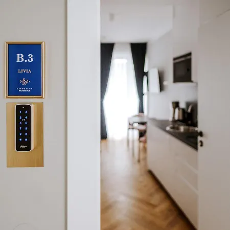 B - Boutique - Private Parking