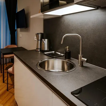 B - Boutique - Private Parking Apartmán
