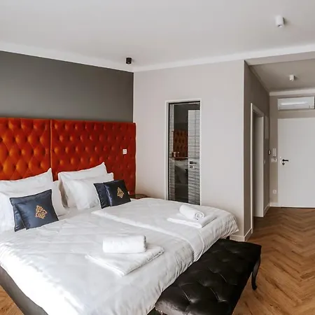B - Boutique - Private Parking Lublaň