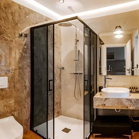 B - Boutique - Private Parking Apartmán *