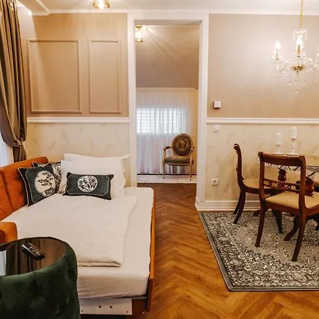 B - Boutique - Private Parking Apartmán