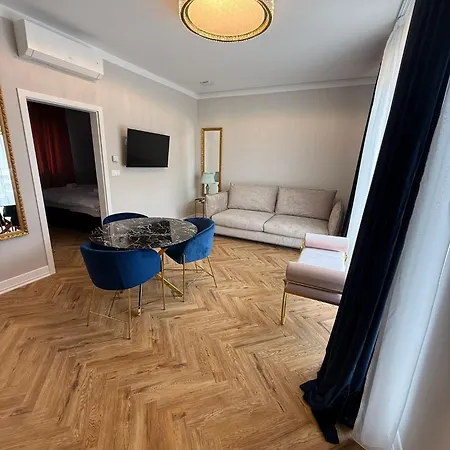 B - Boutique - Private Parking *